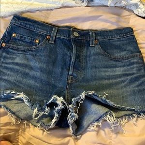 ✨like new✨ Levi’s 501 Shorts
